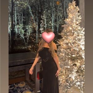 Windsor Black Off-Shoulder Maxi Dress